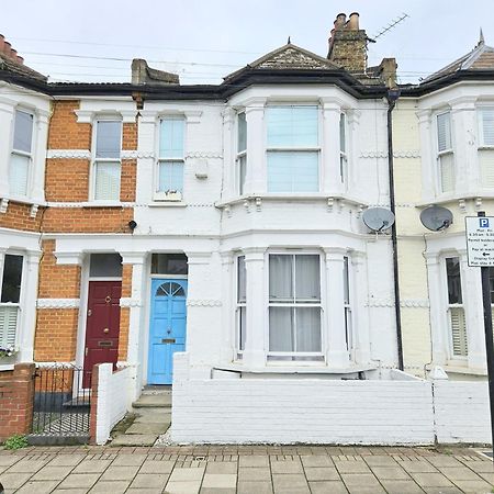 Two Bedroom Flat With Private Patio In Battersea Λονδίνο Εξωτερικό φωτογραφία