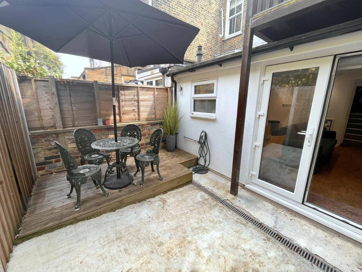 Two Bedroom Flat With Private Patio In Battersea Λονδίνο Εξωτερικό φωτογραφία